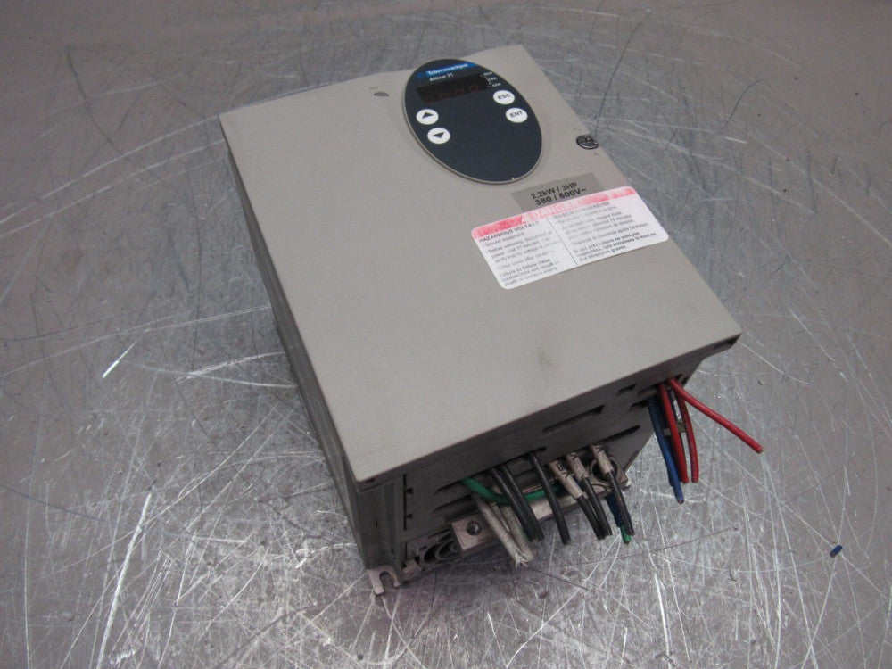 TELEMECANIQUE ATV31HU22N4 3HP 380/480V 5.5A DRIVE XLNT USED !! MAKE OFFER