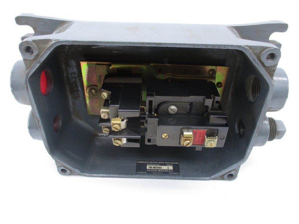 ALLEN BRADLEY 700-BR204A1 SER. A 120V (AS PICTURED) NSNP