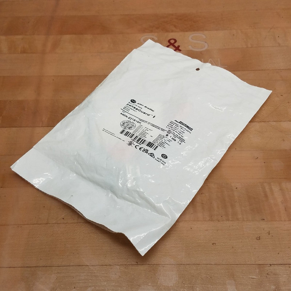 Allen Bradley 440N-Z21S16H Series B SensaGuard Non-Contact Switch, 24VDC - NEW