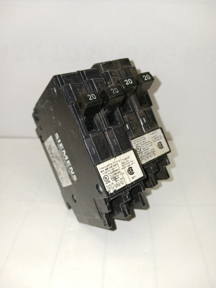 LOT OF 2) SIEMENS Q2020 20 AMP CIRCUIT BREAKER SINGLE POLE 120/240 VAC TANDEM