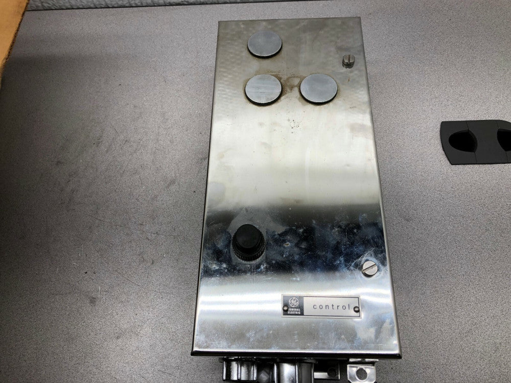 NEW IN BOX GE 480 VAC SIZE 1 MOTOR STARTER IN STAINLESS STEEL ENCLOSURE CR206 / 