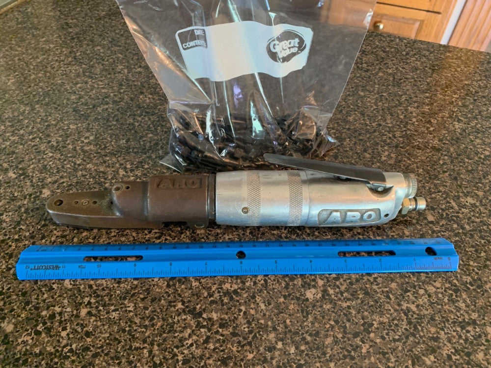 ARO ANGLE DRILL MOTOR MODEL #7439D 1/4X28 INCH PLUS 1  1/2 LBS OF THREADED BITS