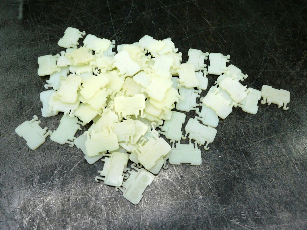 Lot of (80) Allen Bradley Bulletin 1492 Style F Single Terminal Block Divider