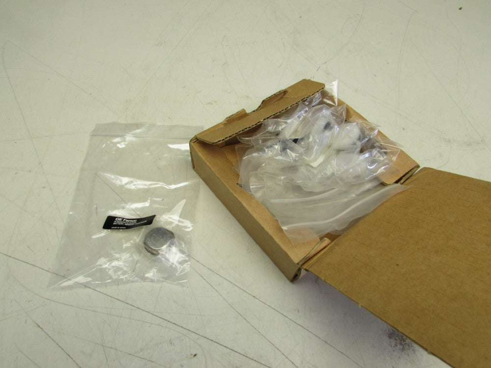 BOX OF 8QTY GE FANUC IC655ACC549A BATTERY / MEMORY CARTRIDGE MODULE NIB M/OFFER!
