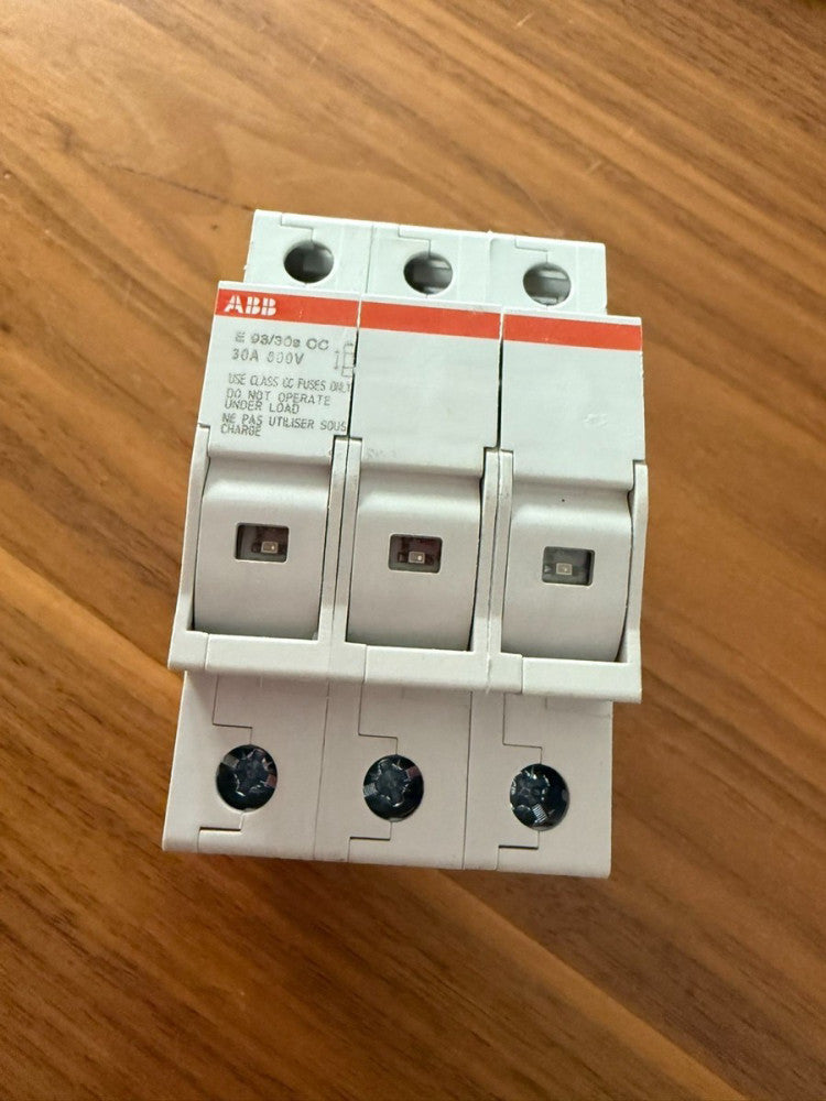 ABB E 93/30 CC Screw Terminal Fuse Holder, 30A, 600V, 3 Pole