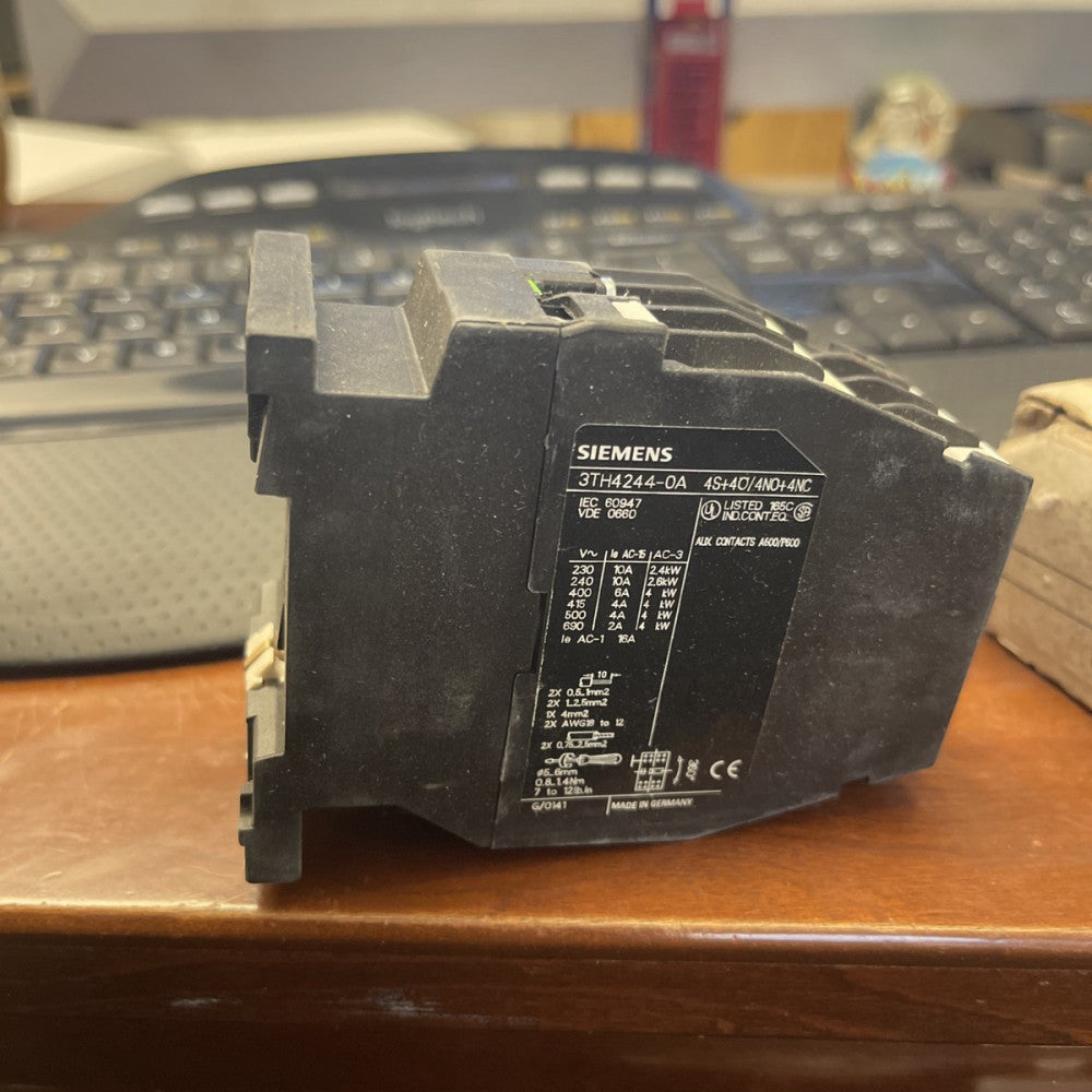 BRAND NEW SIEMENS 3TH4244-0A CONTROL RELAY 220V/60HZ 4 N.0. - 4 N.C. *SHIPS FREE