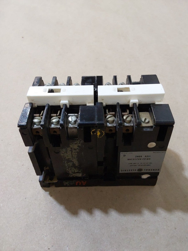GE CR122A02502AA INDUSTRIAL RELAY 10A SER. A NOS