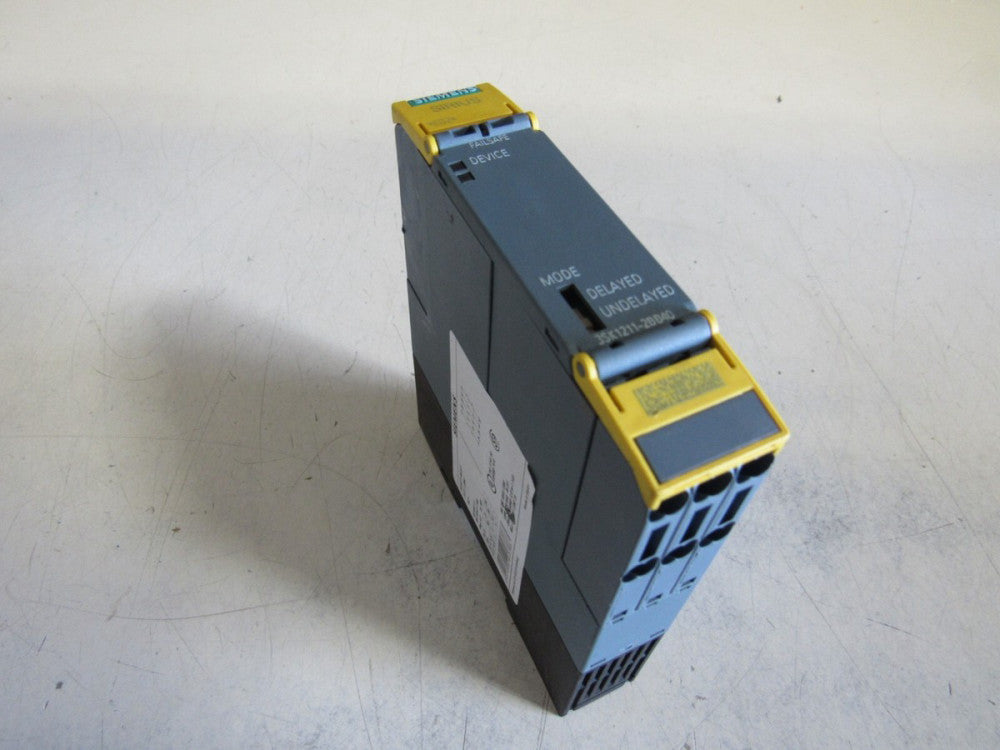SIEMENS SIRIUS SAFETY RELAY 3SK1211-2BB40 XLNT USED TAKEOUT MAKE OFFER !!