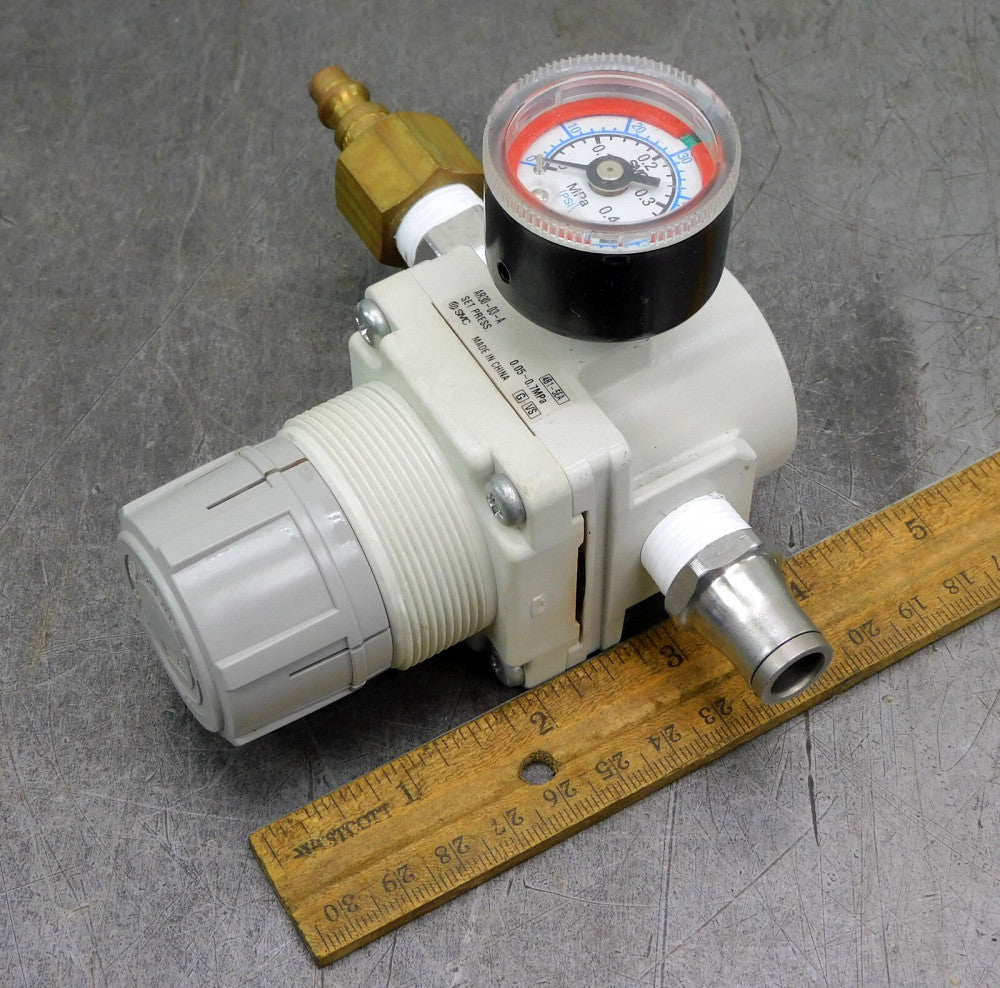 SMC AR30-03-A Pressure Regulator Valve .7 MPa 3/8" NPT