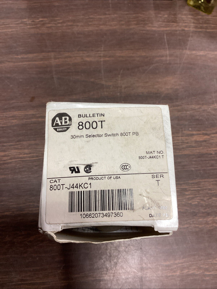 ALLEN BRADLEY 800T-J44KC1 SER. T 30mm Selector Switch