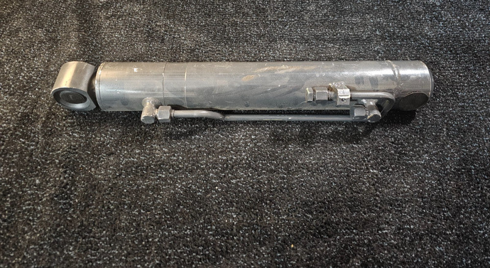 Hydraulic Welded Cylinder 3.46" OD x 1.56" Rod x 25" Retracted Length