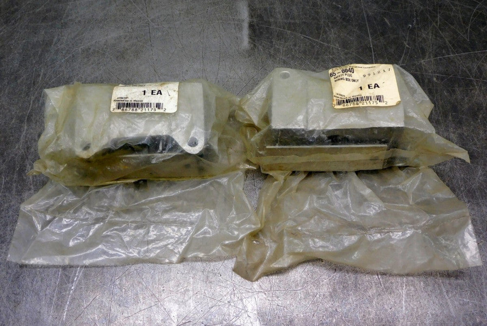 Daniel Woodhead Brad Harrison Safety Plug Wiring Box 65-0040 50-0340 Lot of 2
