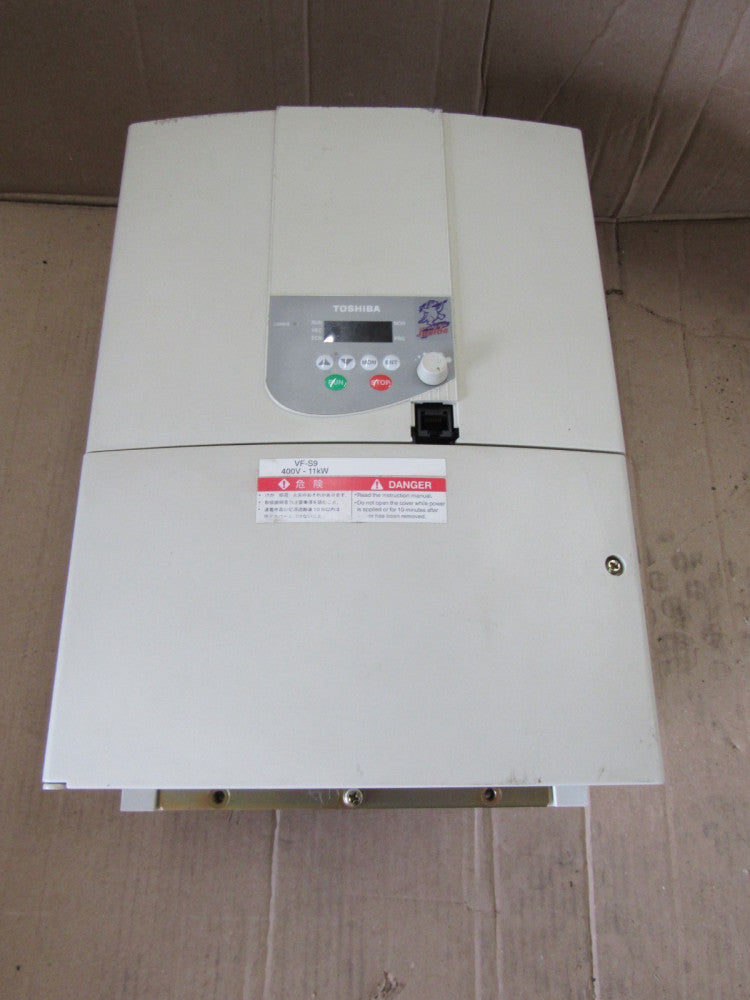TOSHIBA VFS9-4110PL-WN(1) TRANSISTOR INVERTER 380/500V 15HP 27.7A NICE USED M/O