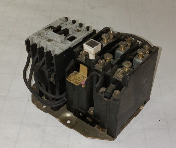 ALLEN BRADLEY SIZE 00 FVNR STARTER 60A 3Ø 600 VAC 2 HP MAX 120 V COIL 509-TOD B