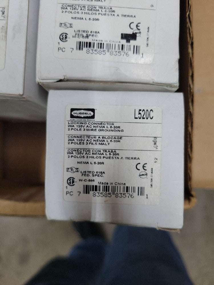 1 NEW HUBBELL L520C- 20A, 125V, 2P, LOCKING CONNECTOR-