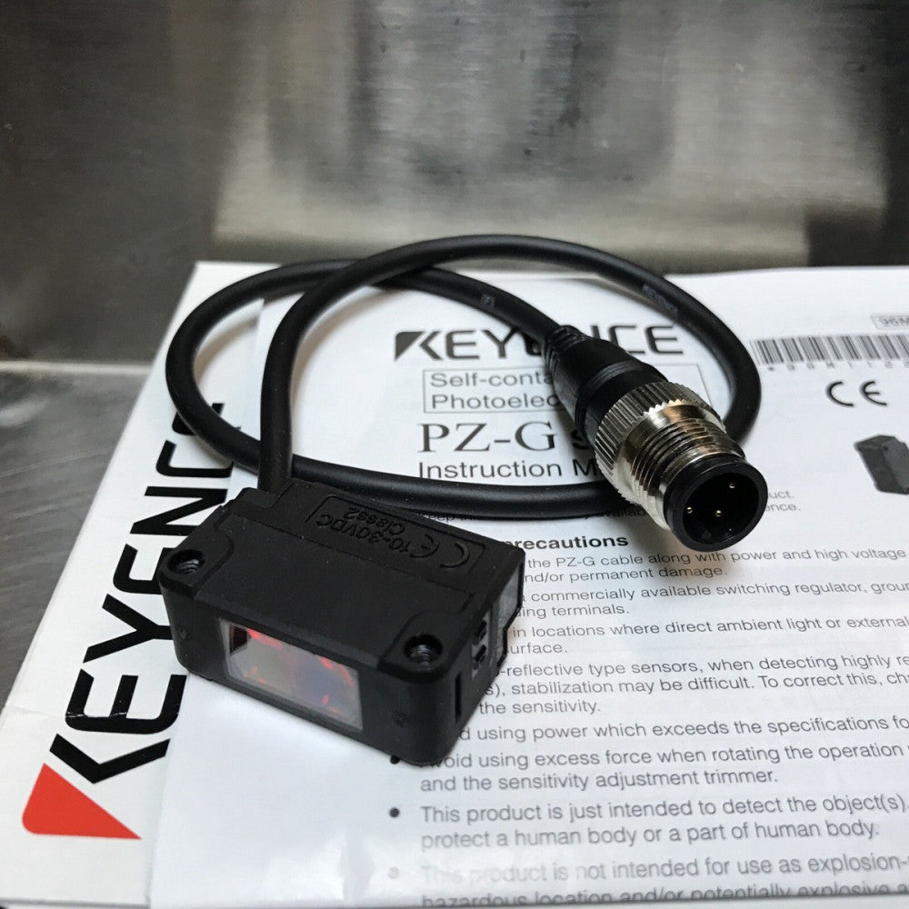 KEYENCE PZ-G62EN Square Retro-Reflective Sensor M12, NPN