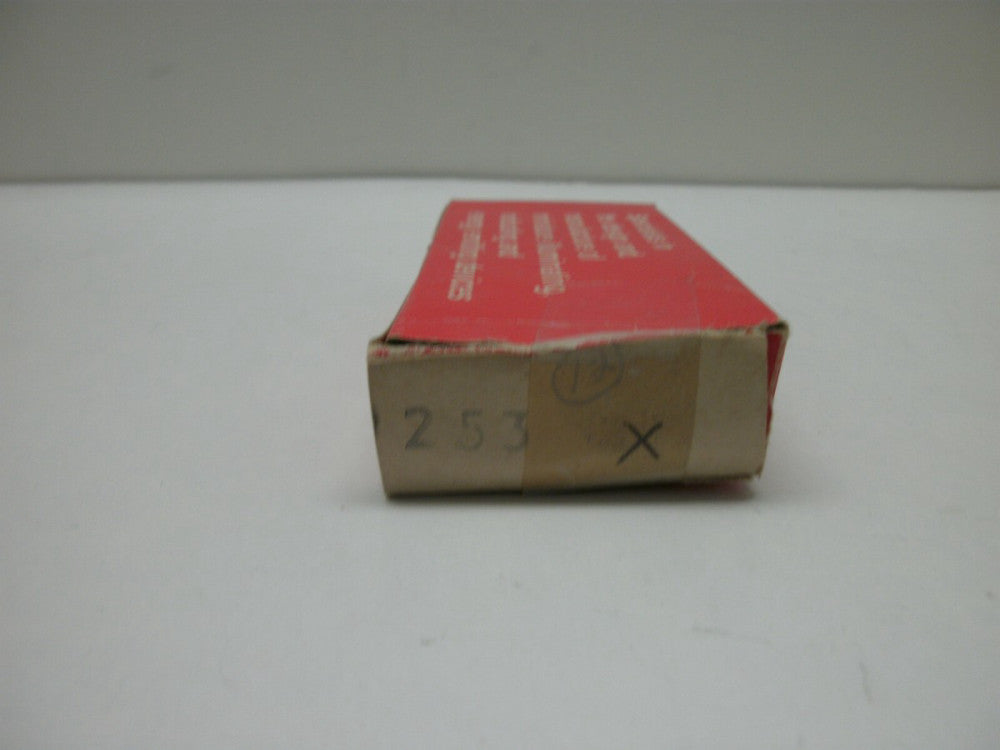 CHICAGO MINIATURE 253 MINIATURE LAMP BULBS 2.5V .35A .88W TL1-3/4 (LOT OF 3)NIB
