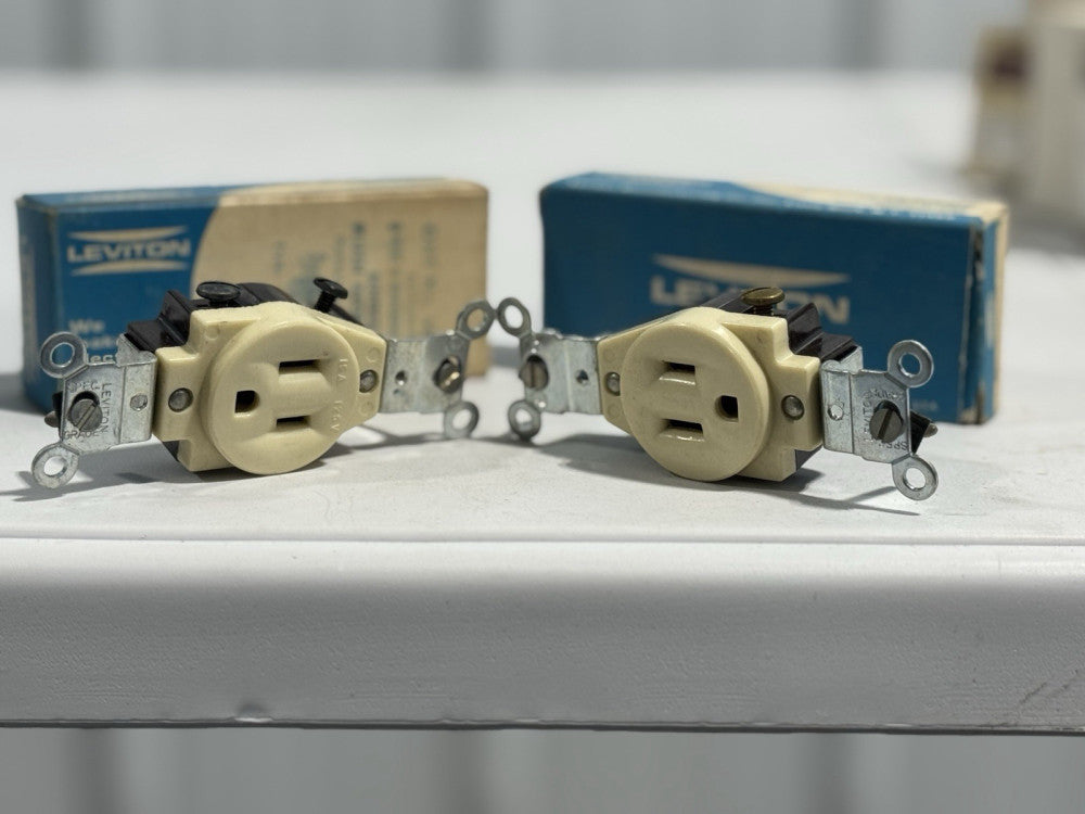 (2) Vintage Leviton 5015-I Single Flush Receptacles Parallel Slotted 15A-125v Iv