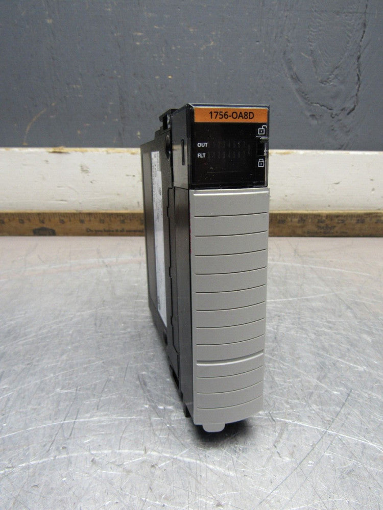 ALLEN BRADLEY CONTROLLOGIX 1756-OA8D SER-A FW-3.004 8PT D/O MODULE XLNT TAKEOUT