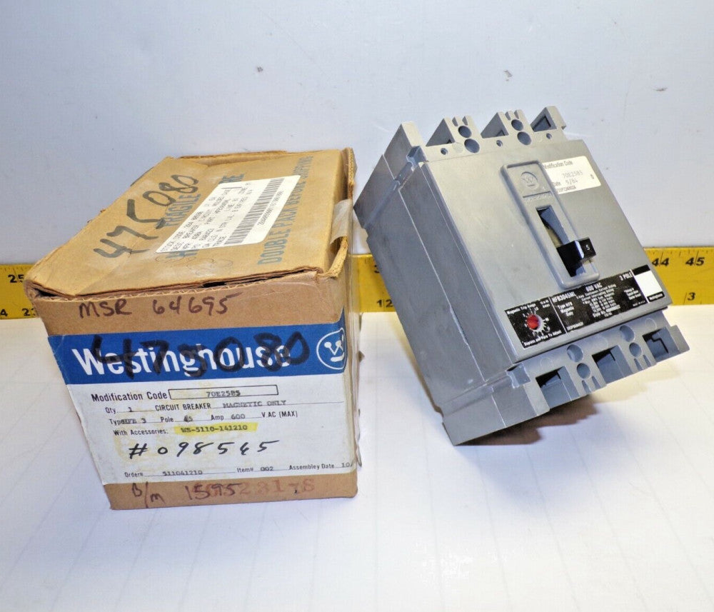NEW WESTINGHOUSE 5 AMP CIRCUIT BREAKER 600 VAC 3 POLE  HFB3045ML (FLAW)