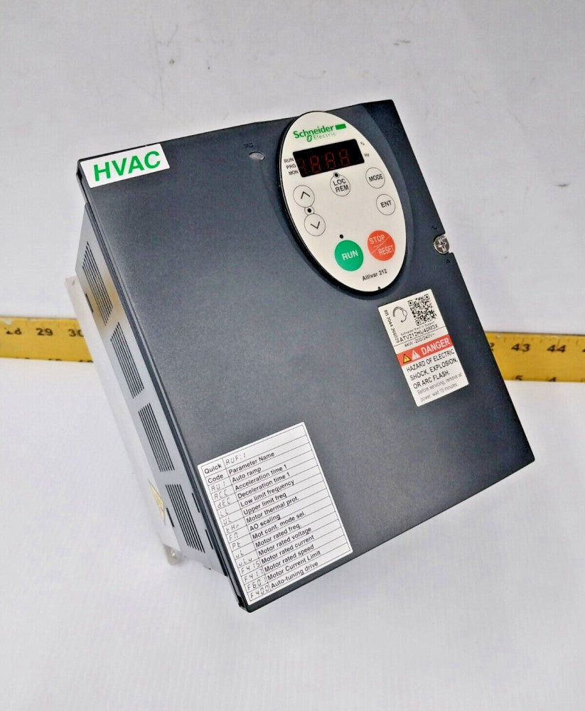 NEW SCHNEIDER 5 HP AC VFD VARIABLE SPEED DRIVE 4kW 240 VAC  ATV212HU40MM3X