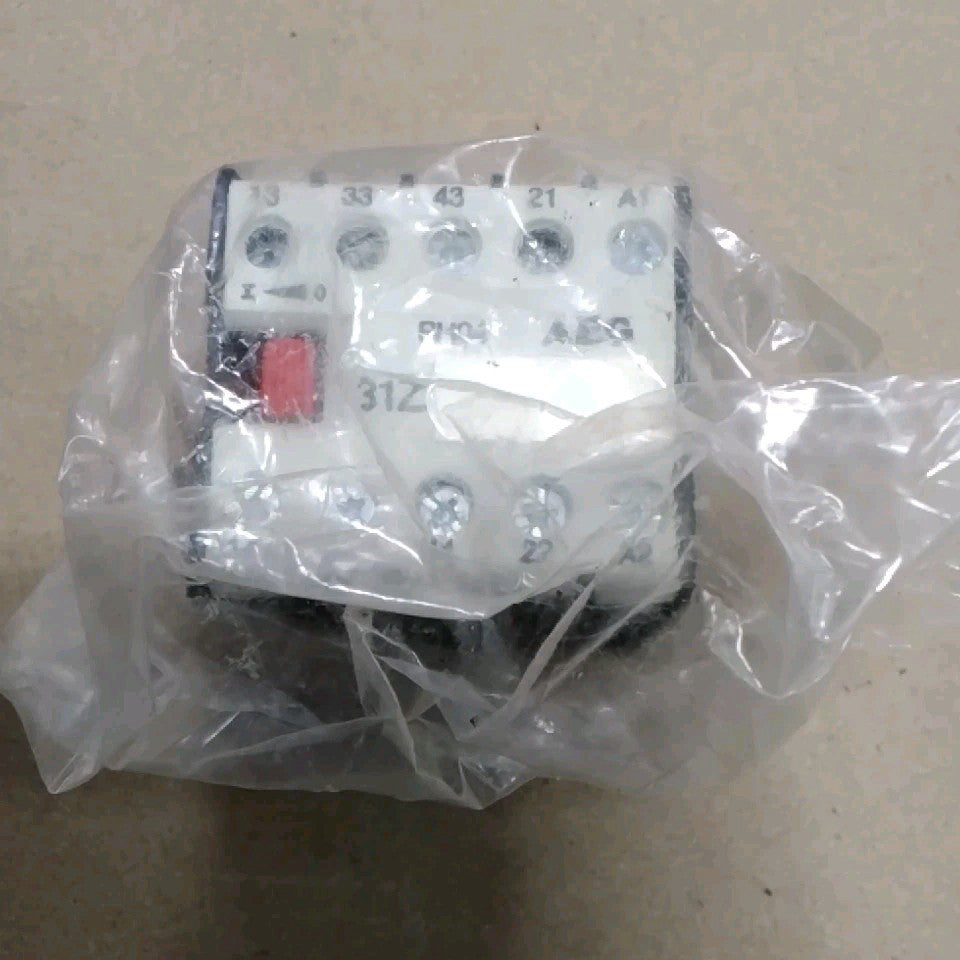 AEG SH04 31Z Electrical Contactor, 24VDC Coil 061-00 D58