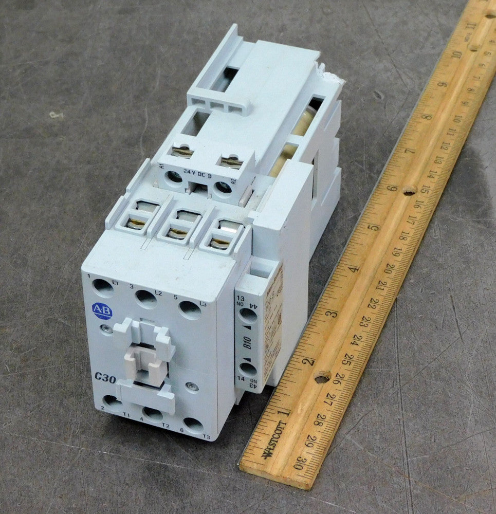 Allen-Bradley AB 100-C30D*00 Ser C IEC Contactor 110/120 VAC 3-P 23A