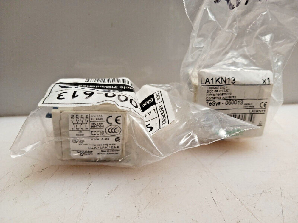 2) NEW SCHNEIDER CONTACT BLOCK LA1KN13   LOT OF 2
