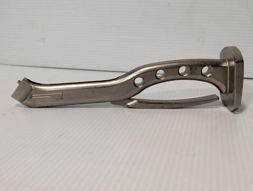 D257000000 Orthopedic Broach Handle, AK0705