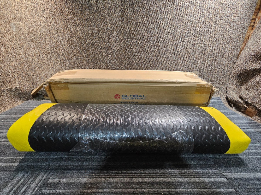 Global Industrial 800319 15/16" Thick, 3'W x 5'L, Diamond Plate Ergonomic Mat