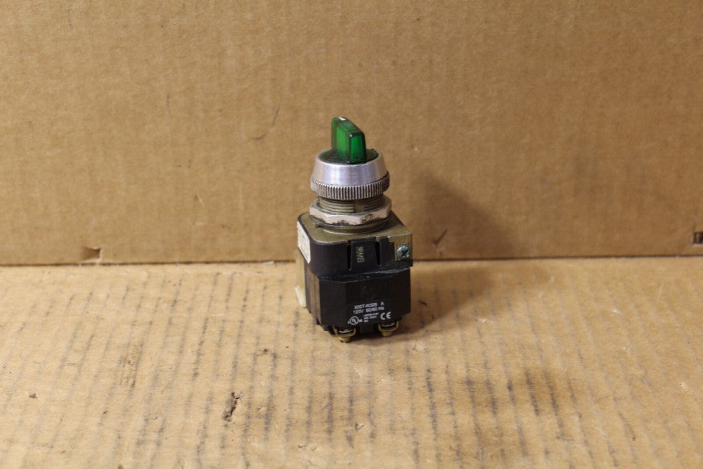 Allen-Bradley 800T-16JG5KB7CX Green Illuminated Selector Switch