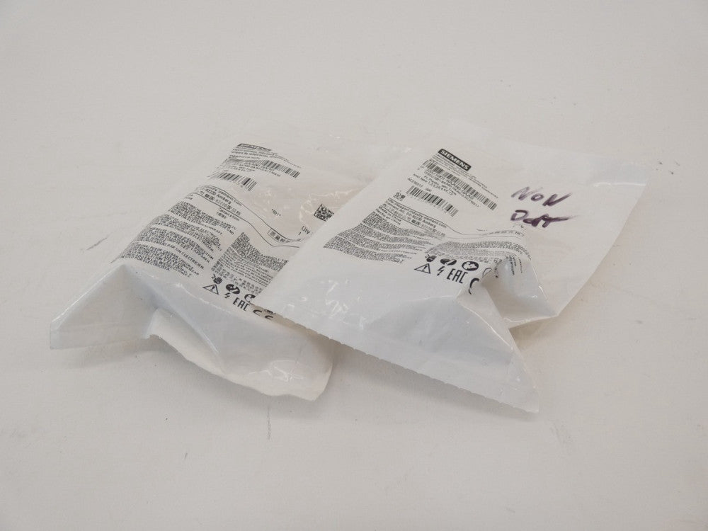 *Lot of 2* Siemens 3SU1001-6AA60-0AA0 Indicator Light - NEW Surplus!