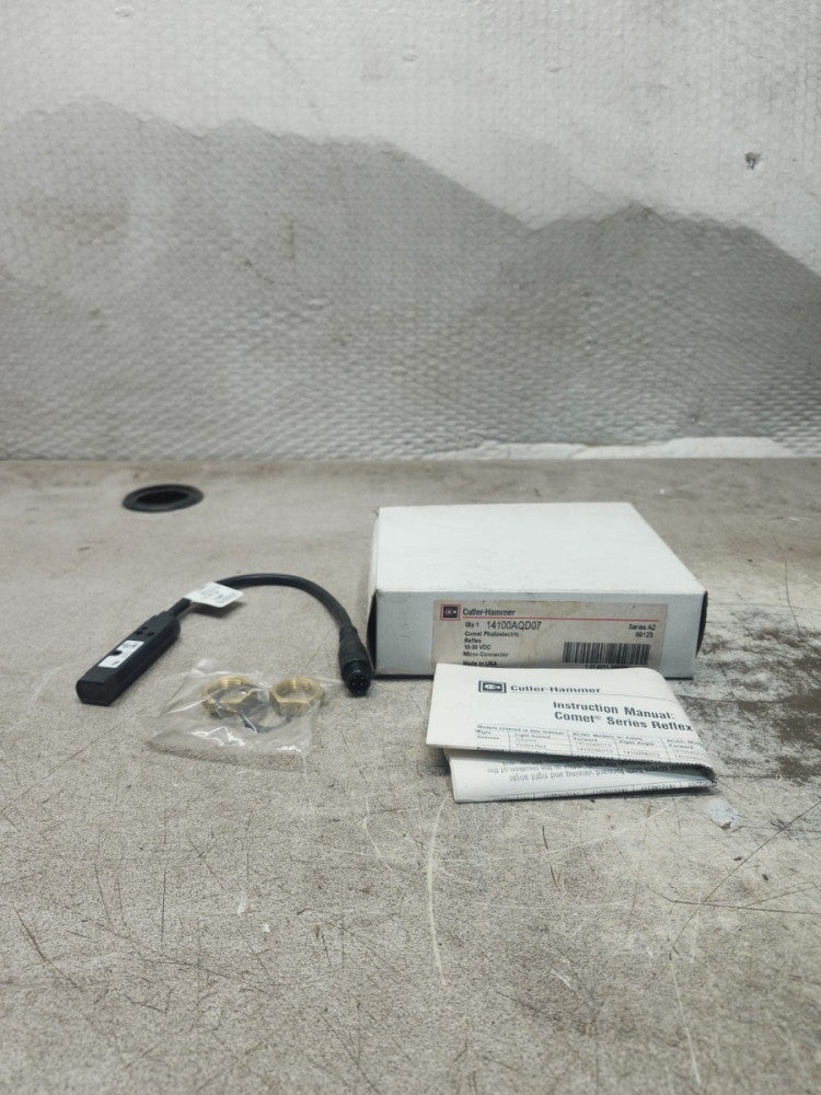 NEW IN BOX CUTLER HAMMER MICRO CONNECTOR SENSOR 14100AQD07