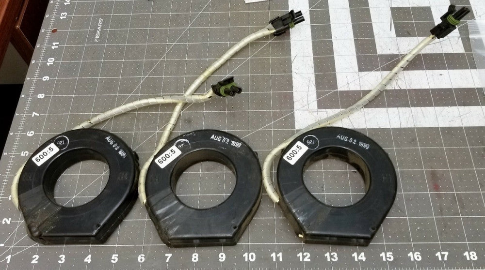 SET 3-10422 OHIO SEMITRONICS 50-400 HERTZ CURRENT TRANSFORMER 600:5 Ratio [A9B3]