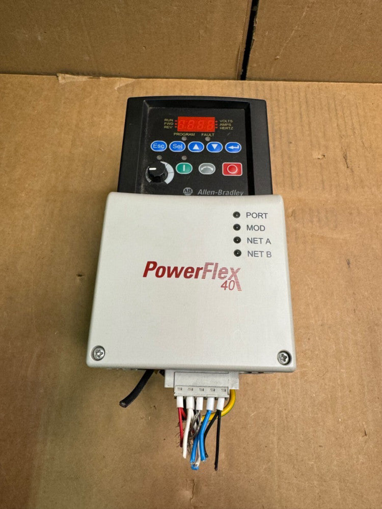 ALLEN BRADLEY 22B-D4P0N104 POWERFLEX-40 AC DRIVE 2HP 380-480 VAC w/DEVICENET !!