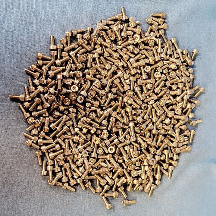 SOCKET HEAD CAP SCREW M4-0.7 X 10MM STAINLESS STEEL **LOT OF 570**