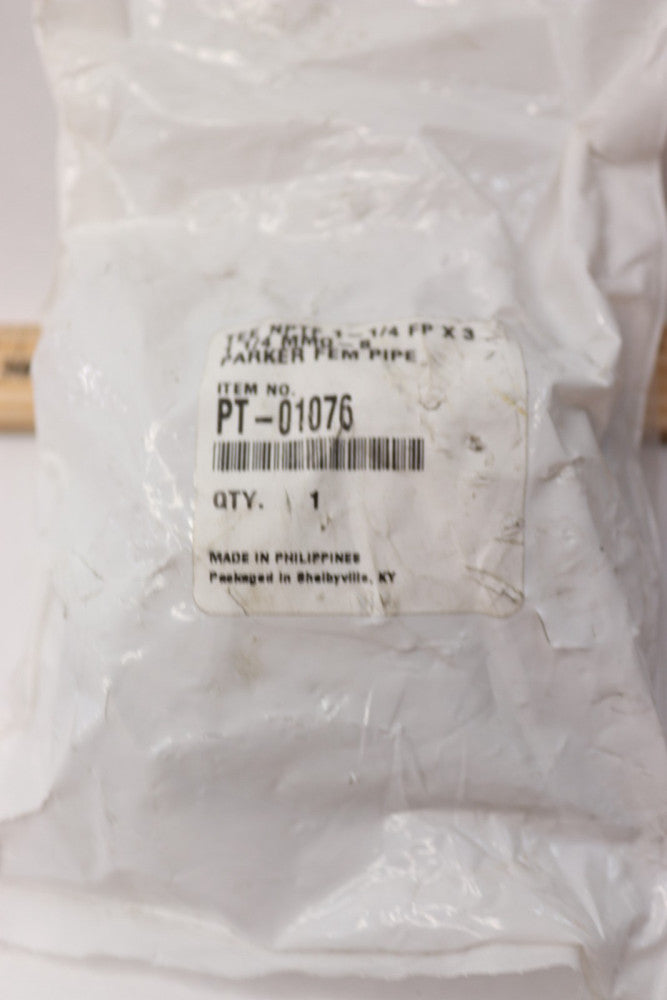 Parker NPTF Series Female Pipe Tee 1-1/4" PT-01076