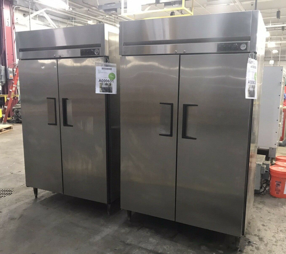 True TR2HPT-2S-2S Pass-Thru Heated Cabinet 56 Cu. Ft., 4-Doors