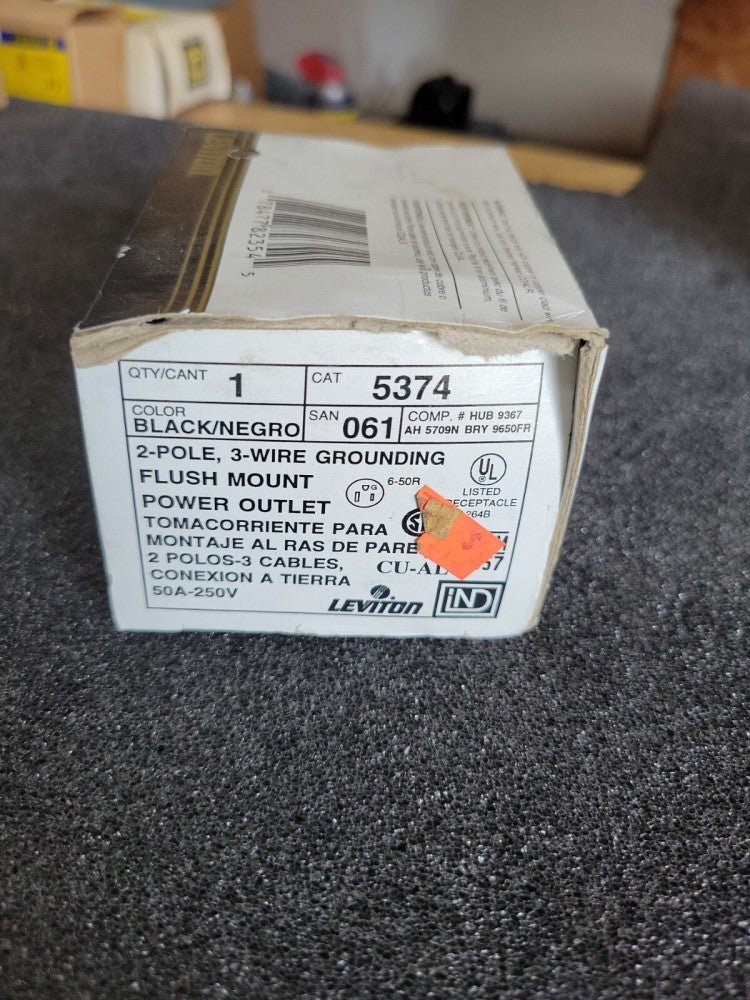 1) New Old Stock! Leviton 5374  50 Amp 250 Volt Flush Mount Power Outlet