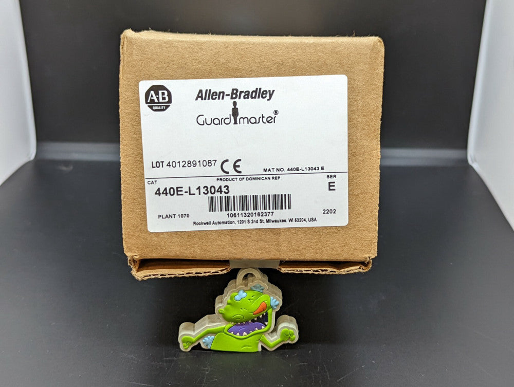 Allen Bradley 440E-L13043 Lifeline Emergency Cable Pull Switch NEW IN BOX USA