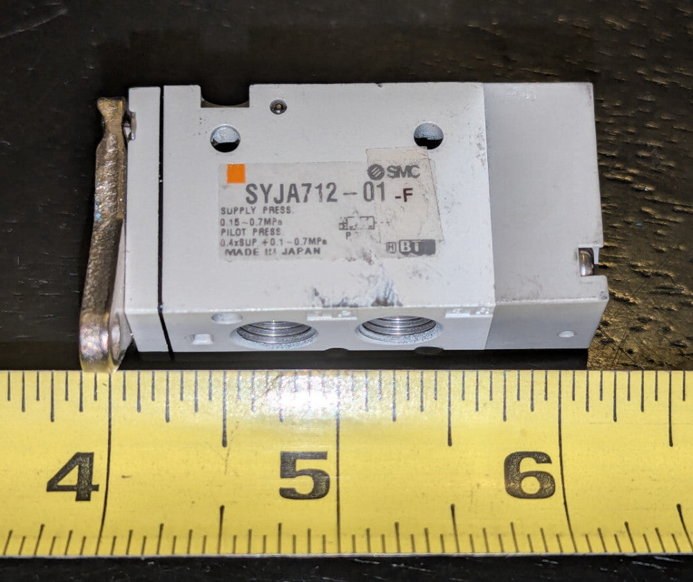 SMC SYJA712-01F Air Pilot Solenoid Valve SYJ700 3 Port USED