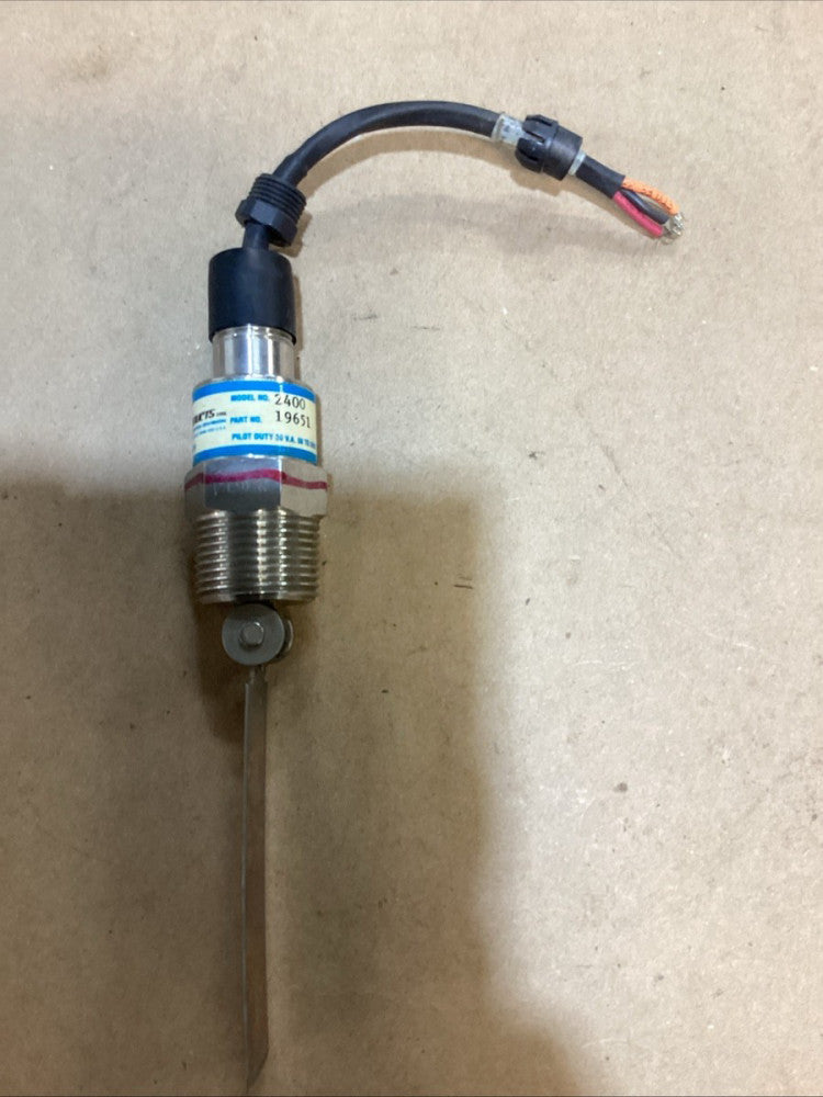 THOMAS PRODUCTS Model 2400 P/N 19651 Paddle Type Brass Liquid Flow Switch 1" NPT