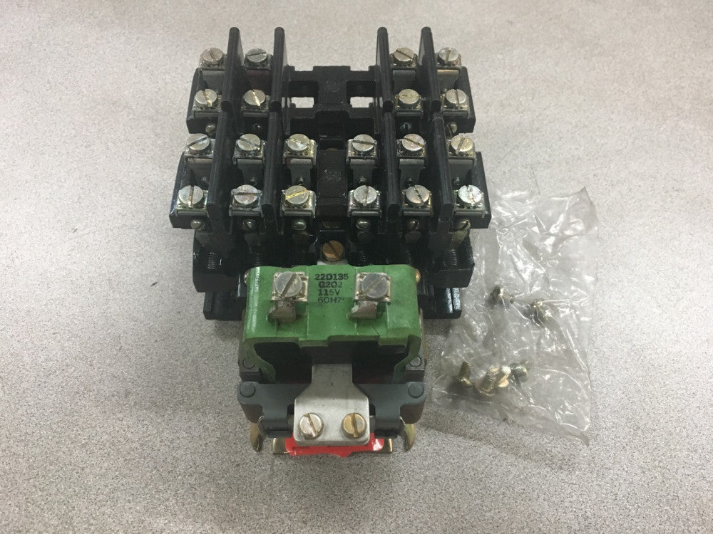 NEW NO BOX GENERAL ELECTRIC RELAY CR2810A14EV