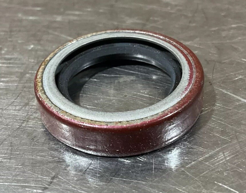 FEDERAL MOGUL NATIONAL OIL SEAL 450553 NOS SURPLUS