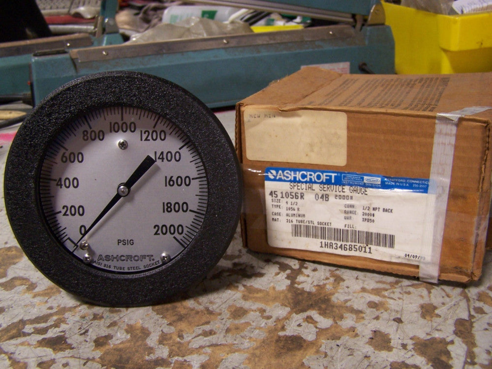 NEW ASHCROFT 45 SPECIAL SERVICE GAUGE RANGE 0-2000 PSIG 4-1/2" FACE 1056R 04B