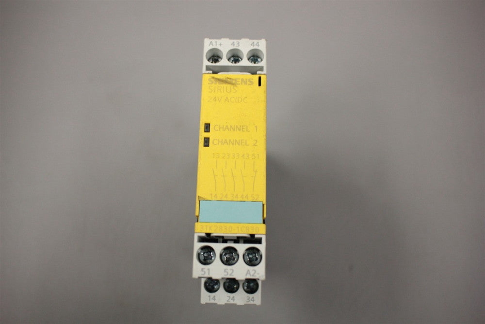 SIEMENS SAFETY RELAY