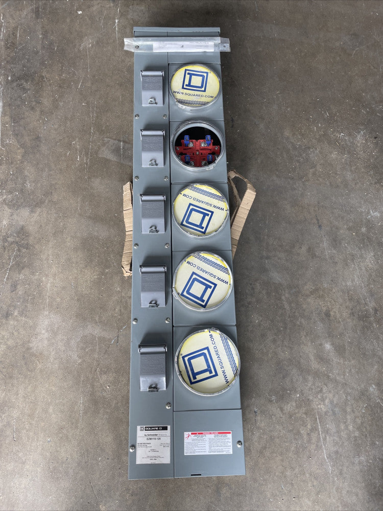 SQD EZM115-125 125A 5 sockets 120/240VAC