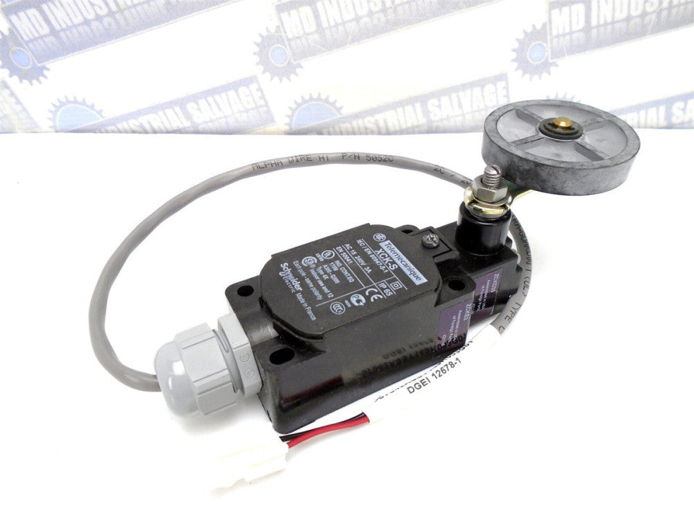 Telemecanique XCK-S - 240V 3A ROLLER LIMIT SWITCH w/ ZCKD39 50mm ROLLER 1NC/1NO