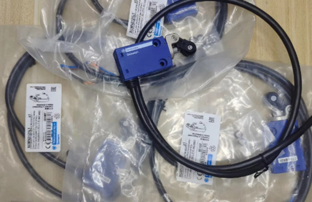 One Brand New Schneider XCMN2121L1 1m Limit Switch