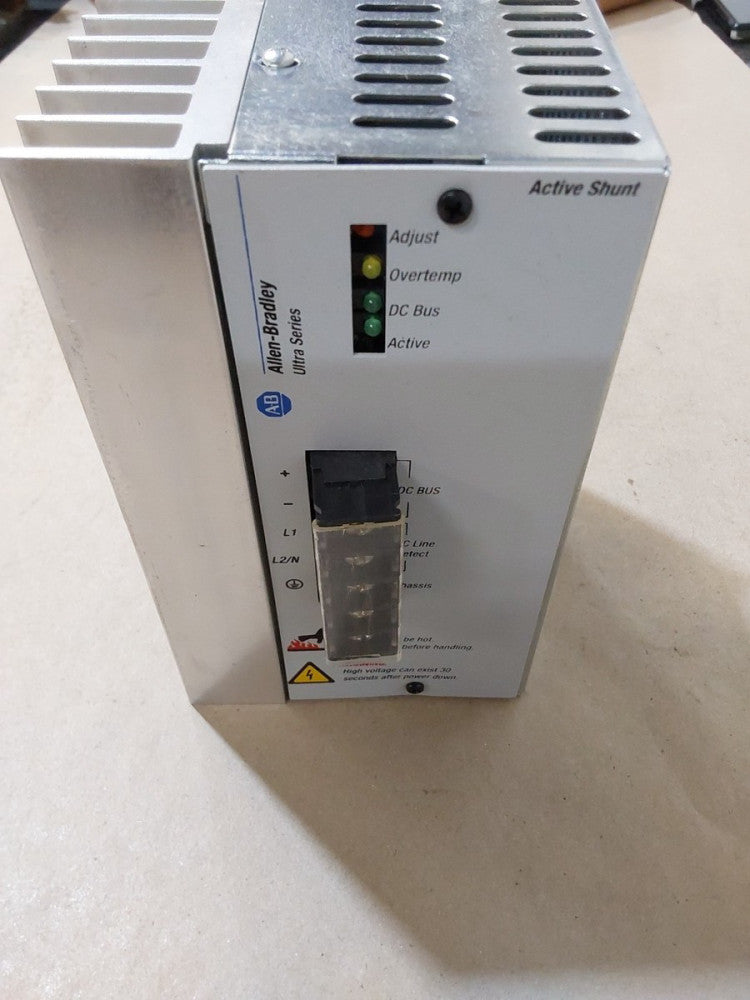 Allen Bradley 2090-UCSR-A300 Regulator......Input Volts 120/450 VDC